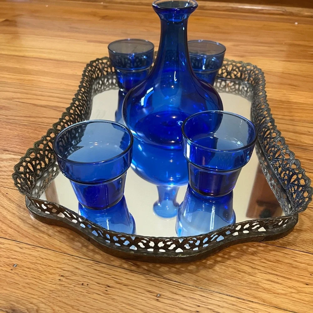 MCM Vintage Hand Blown Glass Decanter With 4 Anchor Hocking Glasses Sapphire